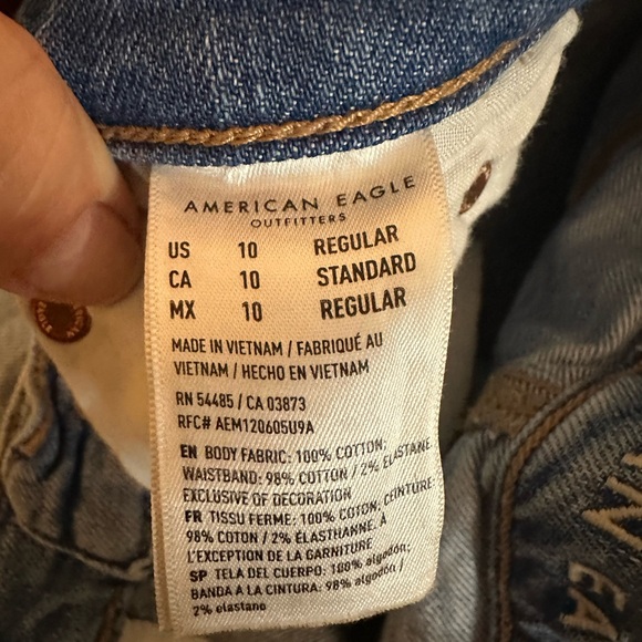 American Eagle Outfitters Light Blue Distressed Boyfriend Jeans - Picture 4 of 4